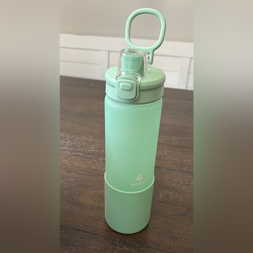 32oz Manna Frosted Green Glass Water Bottle with Rubber Sleeve